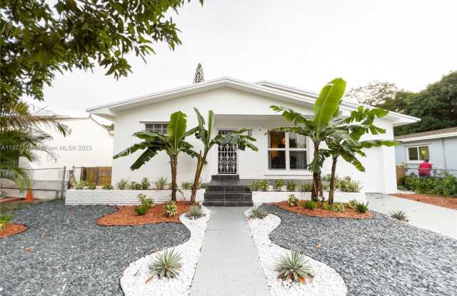 560 NW 47th Ter