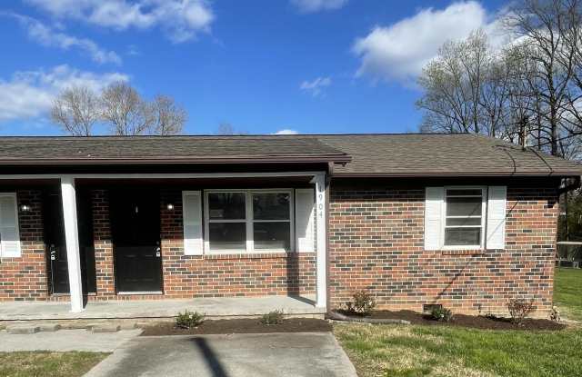 1904 Meadowview Lane