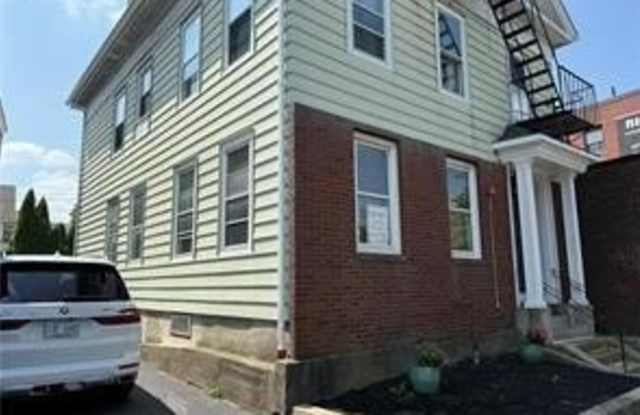498 Broadway Avenue