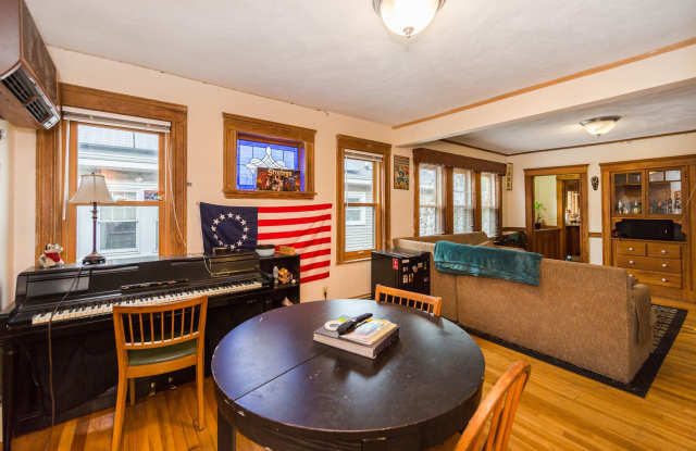 6bed / 2bath in Mission Hill available September 2026