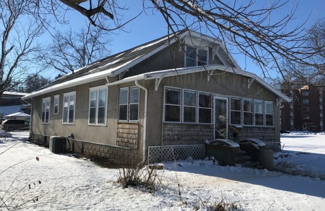 705 Avenue B - 705 Avenue B, Plattsmouth, NE 68048