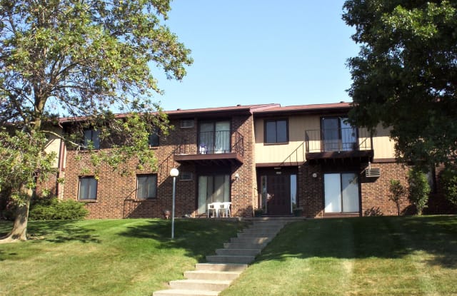 2424 Chalet Gardens Court #12 - 2424 Chalet Gardens Court, Fitchburg, WI 53711