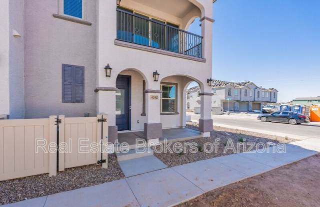 4042 E Amoroso Dr