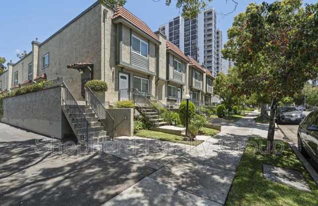 405 Pioneer Drive