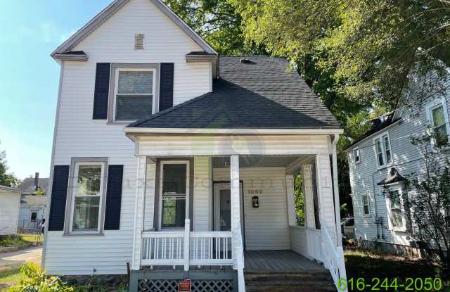 3 Bedroom Eastown Home! AVAILABLE NOW!