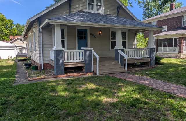 300 SW Broadmoor Avenue