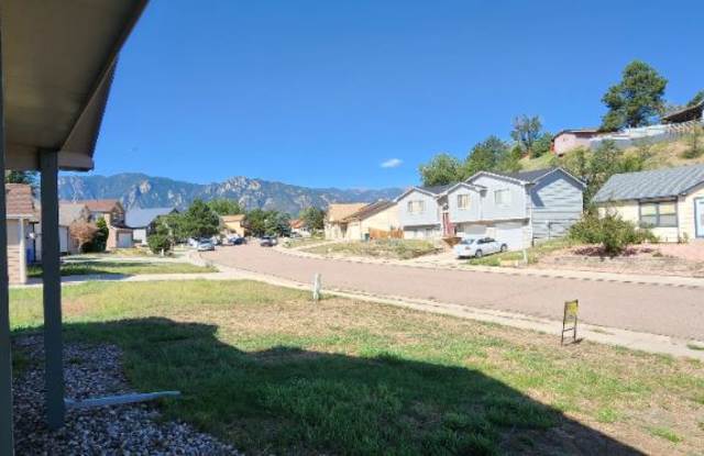 569 Kearney Ave S - 569 Kearney Avenue South, Stratmoor, CO 80906