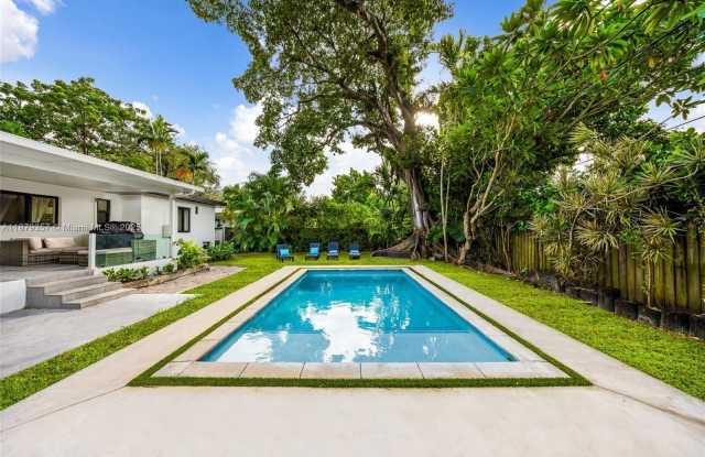 Photo of 260 NE 48th Ter