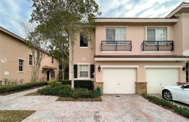 278 Las Brisas Cir - 278 Las Brisas Circle, Sunrise, FL 33326