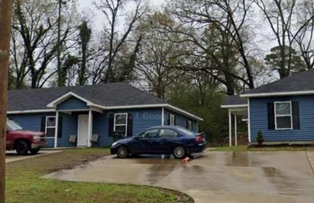 Photo of 3417 Longcoy A