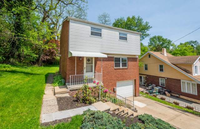 BEAUTIFUL 3 bedroom Forest Hills! AVAILABLE JULY 1ST!! - 526 Windsor Avenue, Forest Hills, PA 15221