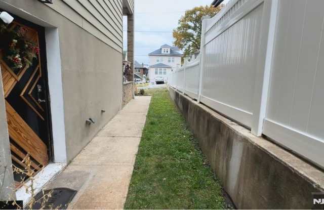 239 Morningside Avenue Ground floor