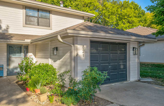 Photo of The Arbor Apartments and Townhomes