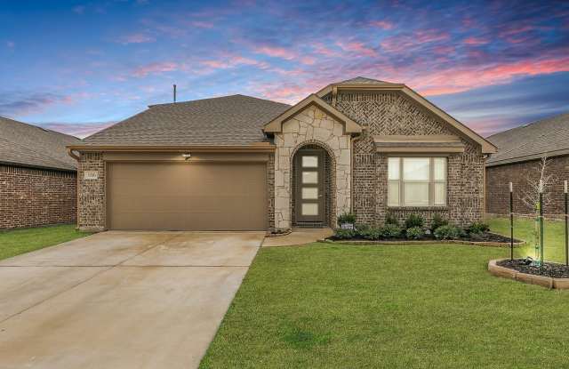 1116 Kingbird Lane