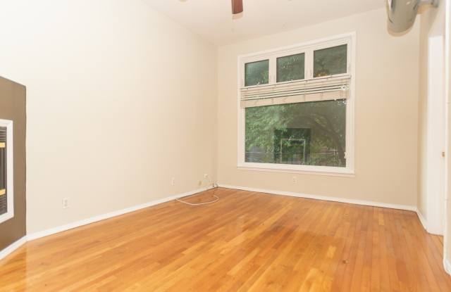 2731 N Seminary Avenue