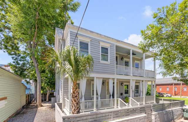Historic Downtown Charmer-Fully Furnished AVAILABLE NOW!!!