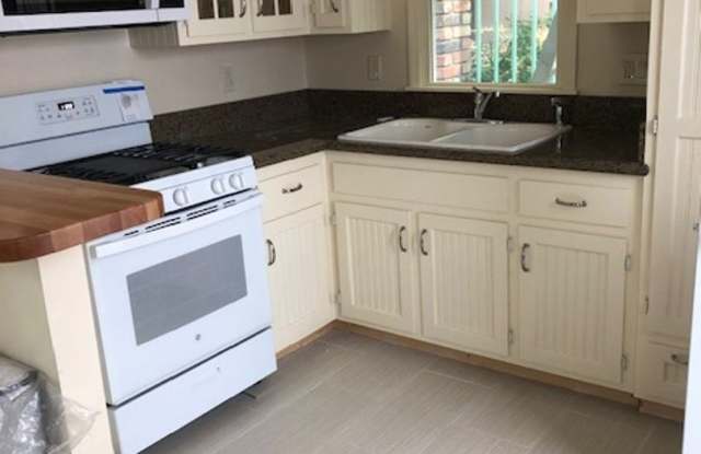 1451 Naples Way Unit B