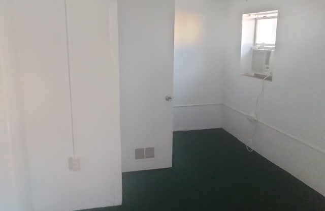 Photo of 111 N 8th St