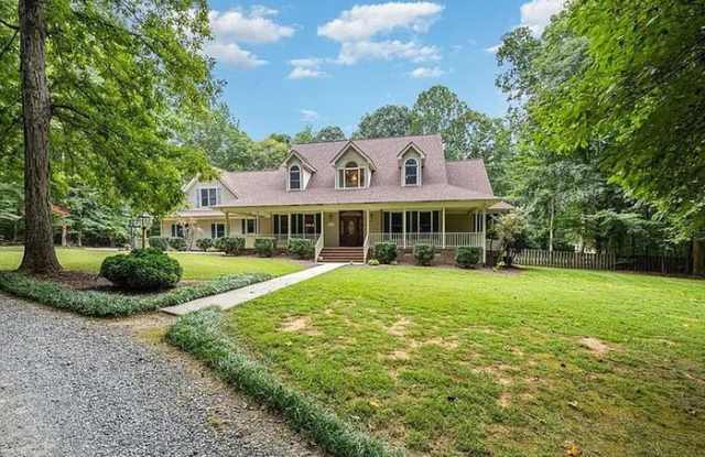 7208 Round Stone Court