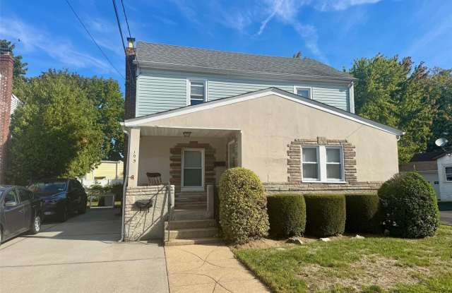 Photo of 105 Burtis Street