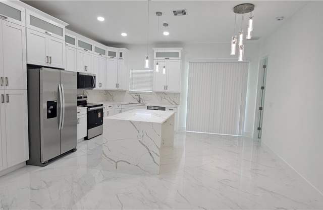 929 Eisenhower Boulevard