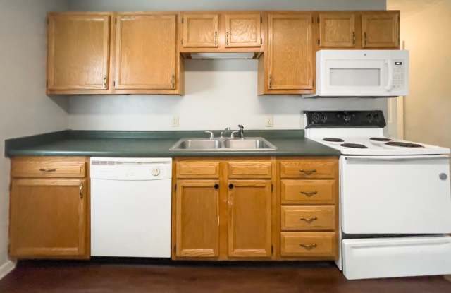 811-813 W University Ave