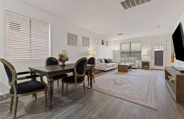 9756 Villa La Mora Avenue