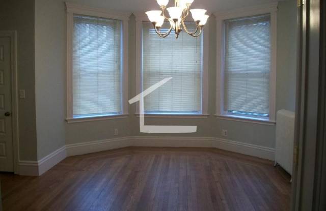 Modern Big Bed with Laundry in Unit near BU! Perfect Location! Ht + HW Inc