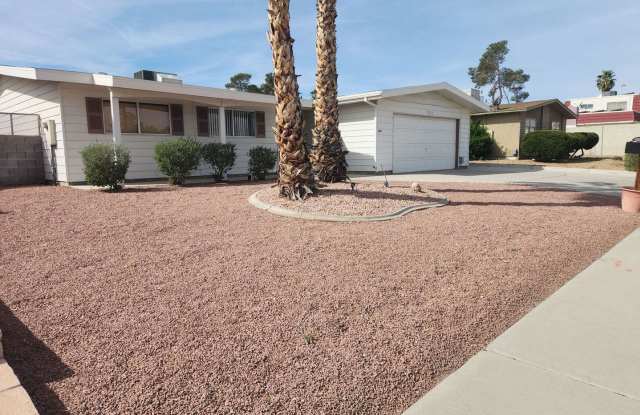 A Fabulous 3 Bedroom Single Story Home with a Pool/Spa. - 7221 Frank Borman Avenue, Las Vegas, NV 89145