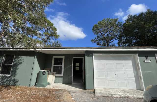 Photo of 504 W. Fairfield Drive, Unit F2