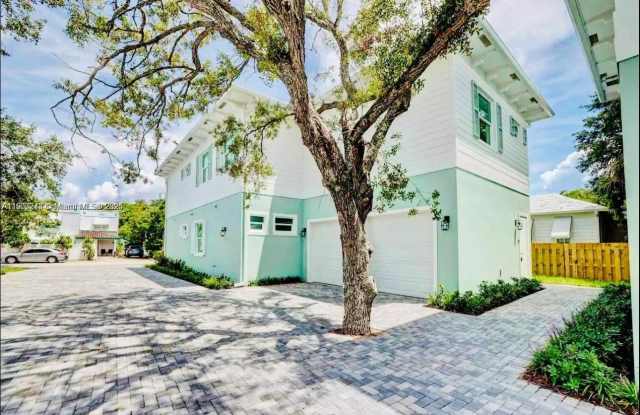 667 SW Cleveland Ave