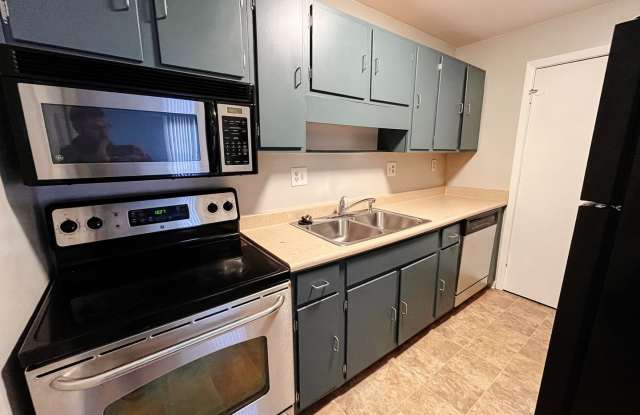 Updated 2 Bedroom, 1 Bath Condo