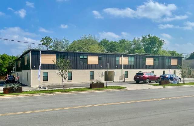 Photo of 605 W Hutchison