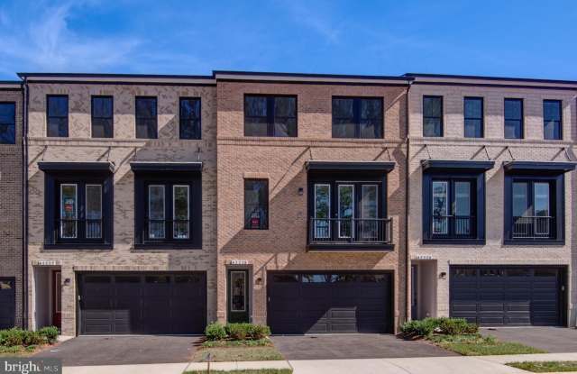 Photo of 42225 SHINING STAR Square