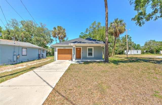 3214 E SHADOWLAWN AVENUE