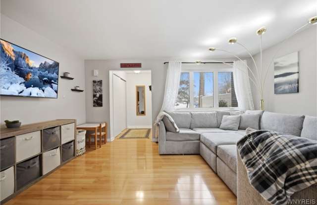 1406 Netherton Court