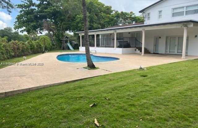 10050 SW 98th Avenue 10050, Miami, FL 33176