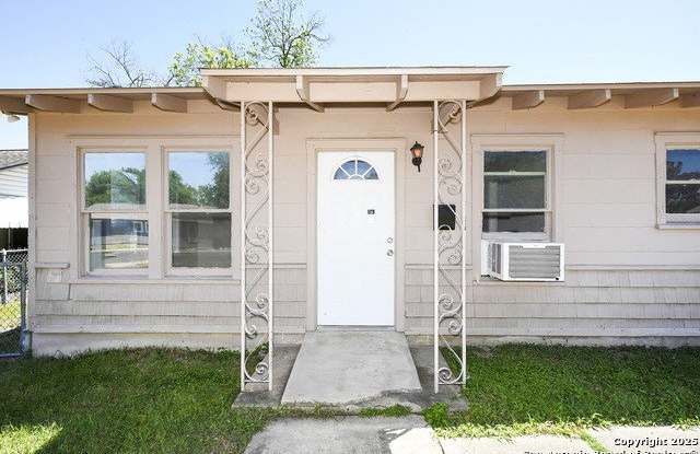 228 Prestwick Blvd