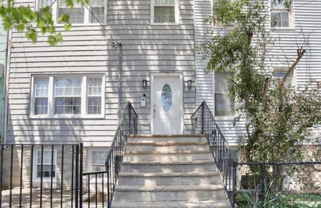 Photo of 75 CHESTNUT AVE