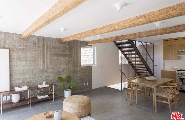 8870 Wonderland Avenue