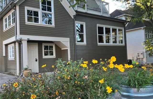 225  N East  AVE