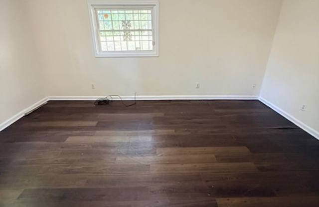 4 bedroom 2 bath HOUSE!
