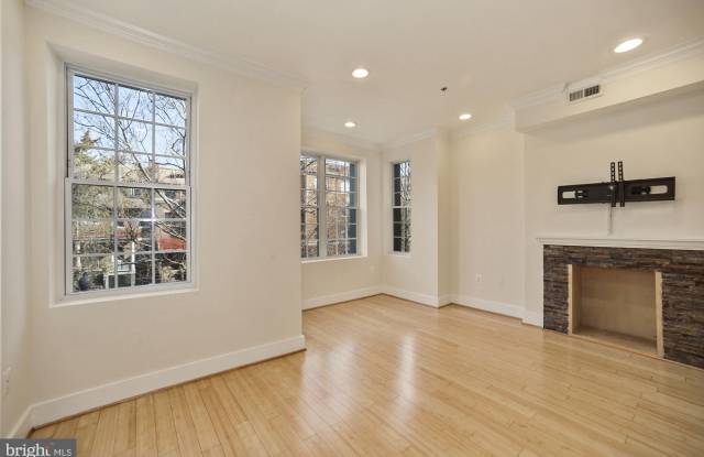 1126 COLUMBIA Road NW unit: 3