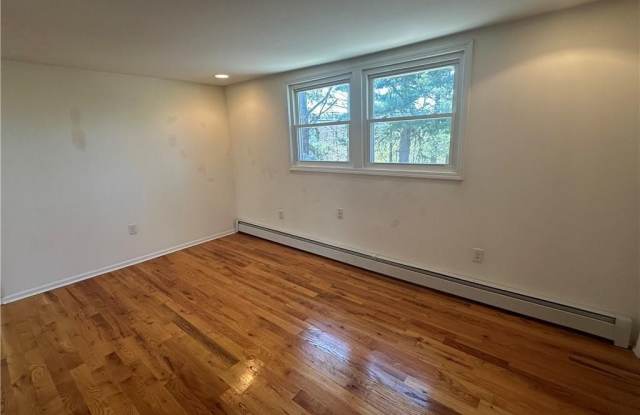 1 Mineral Springs Road unit: 2