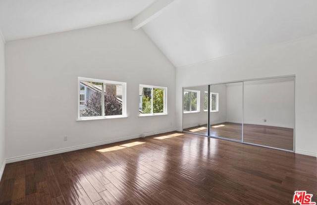 10211 Clematis Court