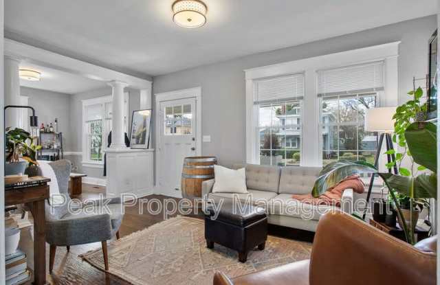 3121 Lamb Ave