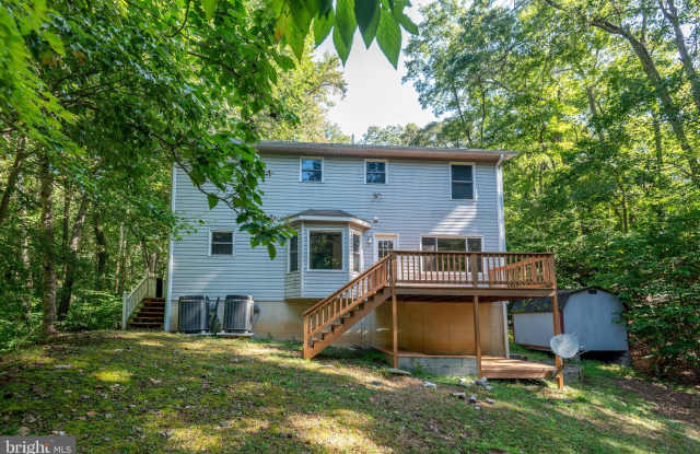 8413 MANOR VIEW Road