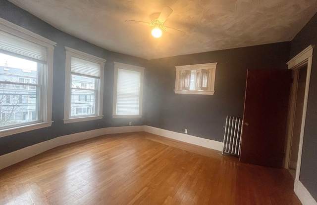 Off-Street Parking & In-Unit Laundry 3-bed