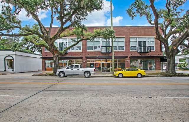 2514 Abercorn Street, Unit 205