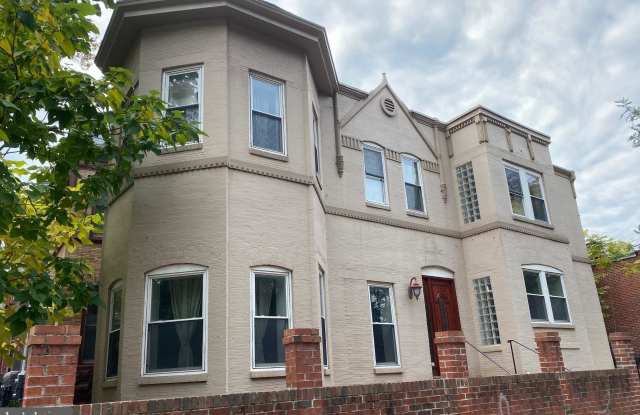 656 9TH STREET NE - 656 9th Street Northeast, Washington, DC 20002